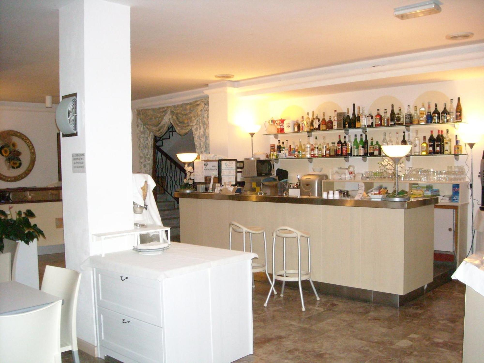 Hotel Haiti Milano Marittima Exterior foto
