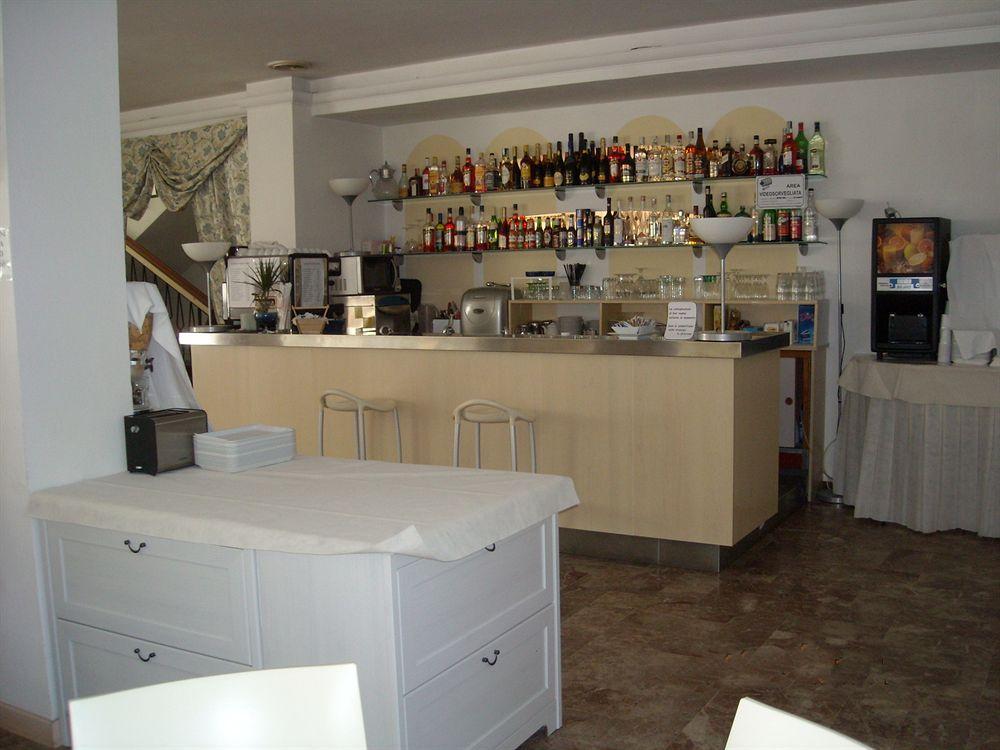 Hotel Haiti Milano Marittima Exterior foto